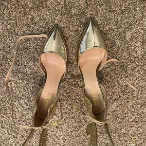 Gold Pointed Toe Heels with Sleek Design
